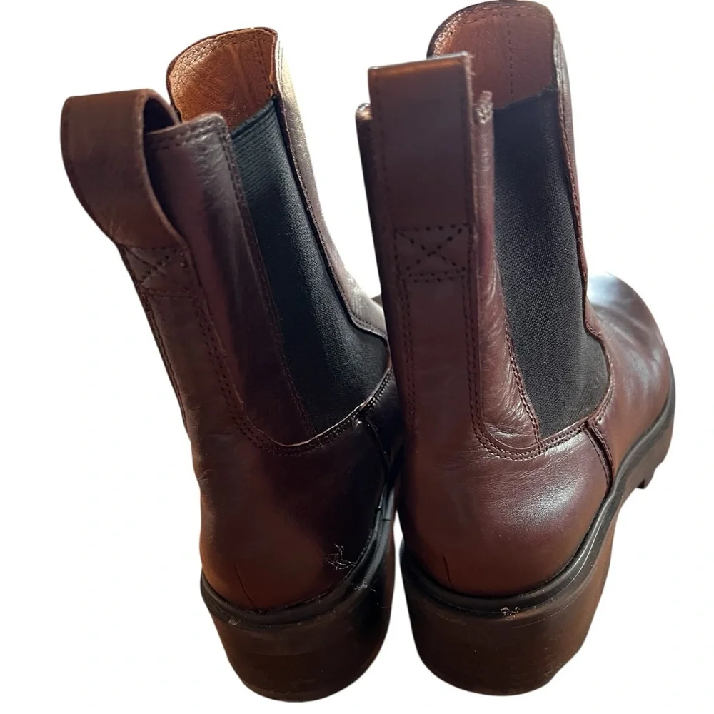 EUC Madewell Wycliffe Chelsea Boots Brown size 7.5